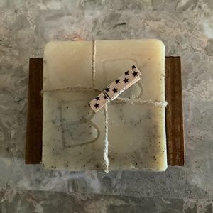 Handmade Aussie Grass Scrub Soap & Soap Rack